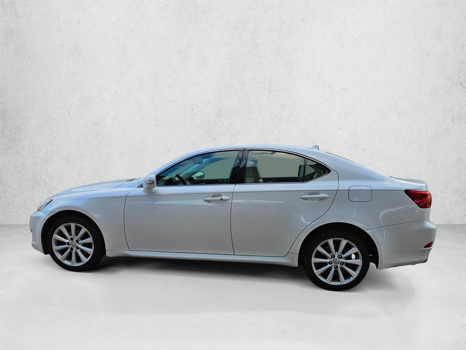 Thumbnail: 2010 Lexus IS - 2