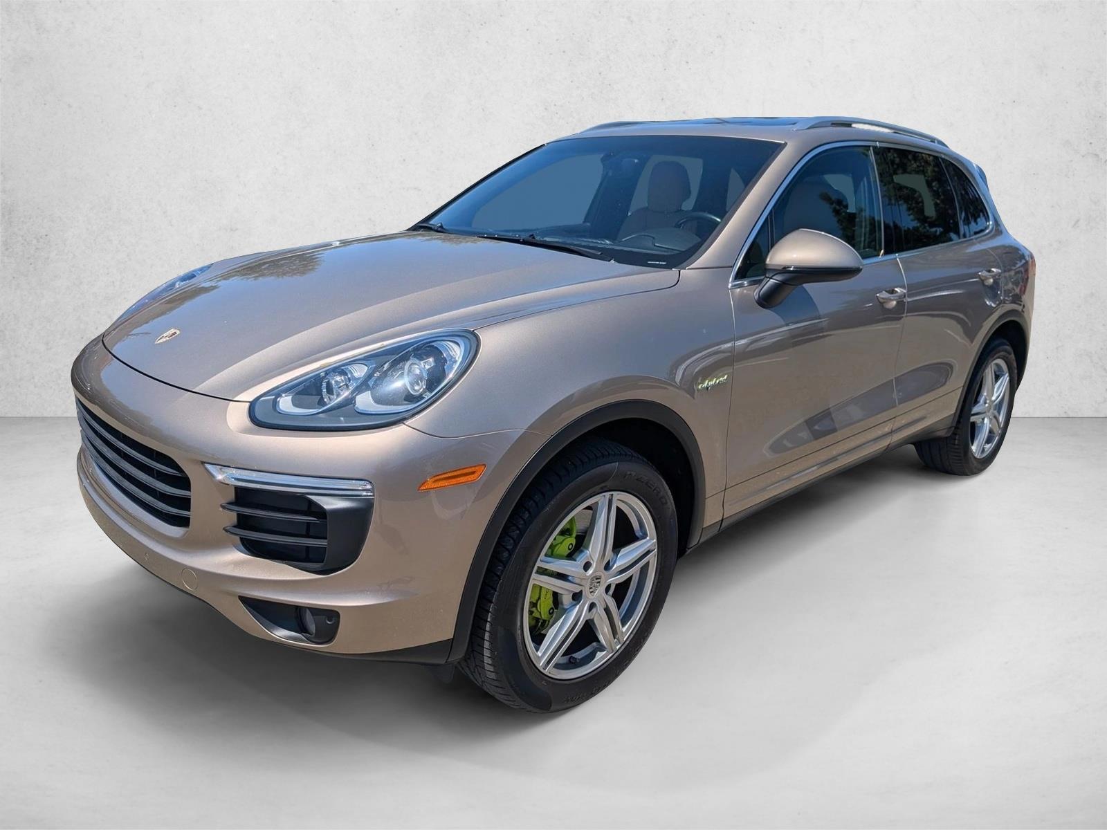 Thumbnail: 2016 Porsche Cayenne - 1