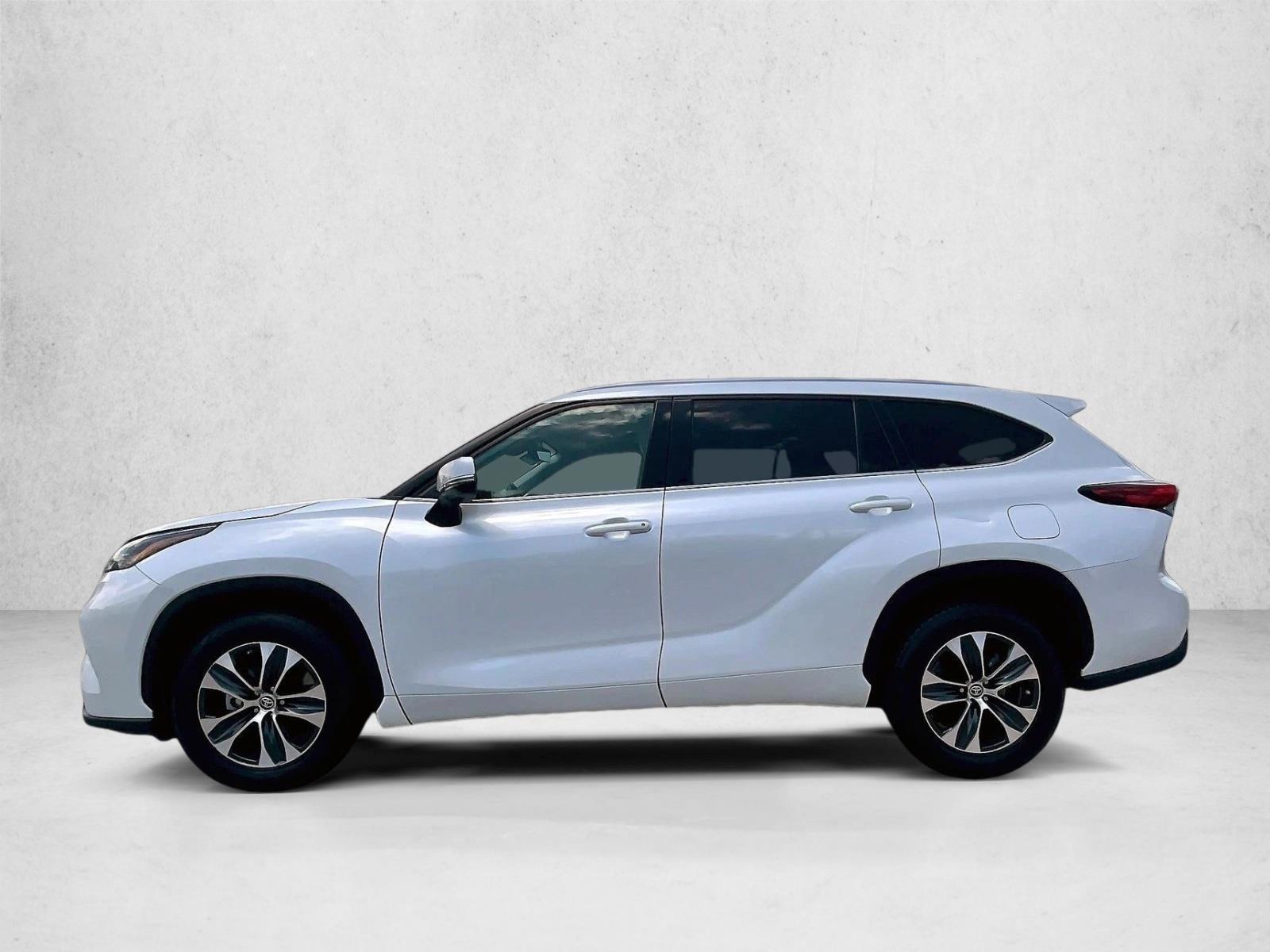 Thumbnail: 2022 Toyota Highlander - 2