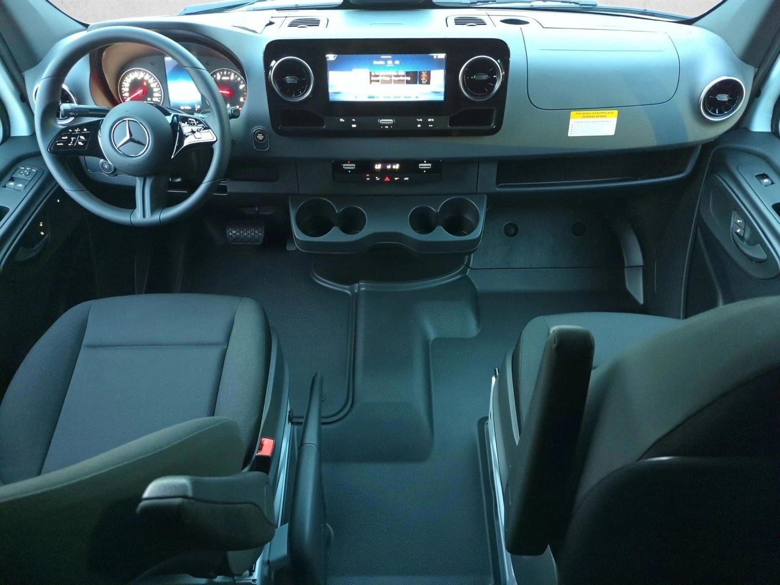 Thumbnail: 2026 Mercedes-Benz Sprinter - 3