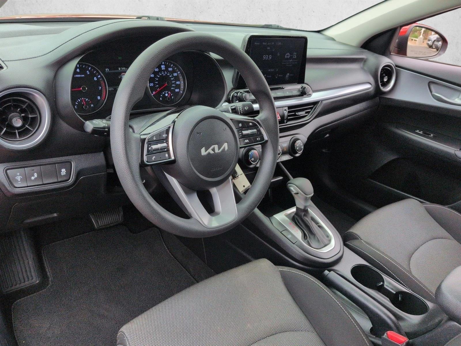 Thumbnail: 2022 Kia Forte - 4