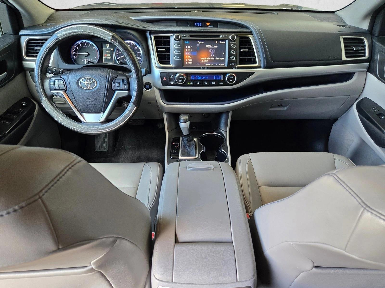 Thumbnail: 2015 Toyota Highlander - 4
