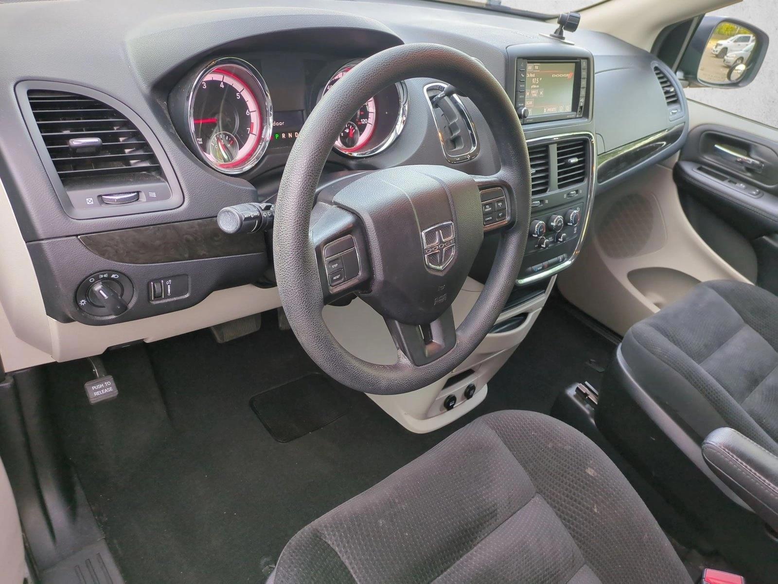 Thumbnail: 2019 Dodge Grand Caravan - 3