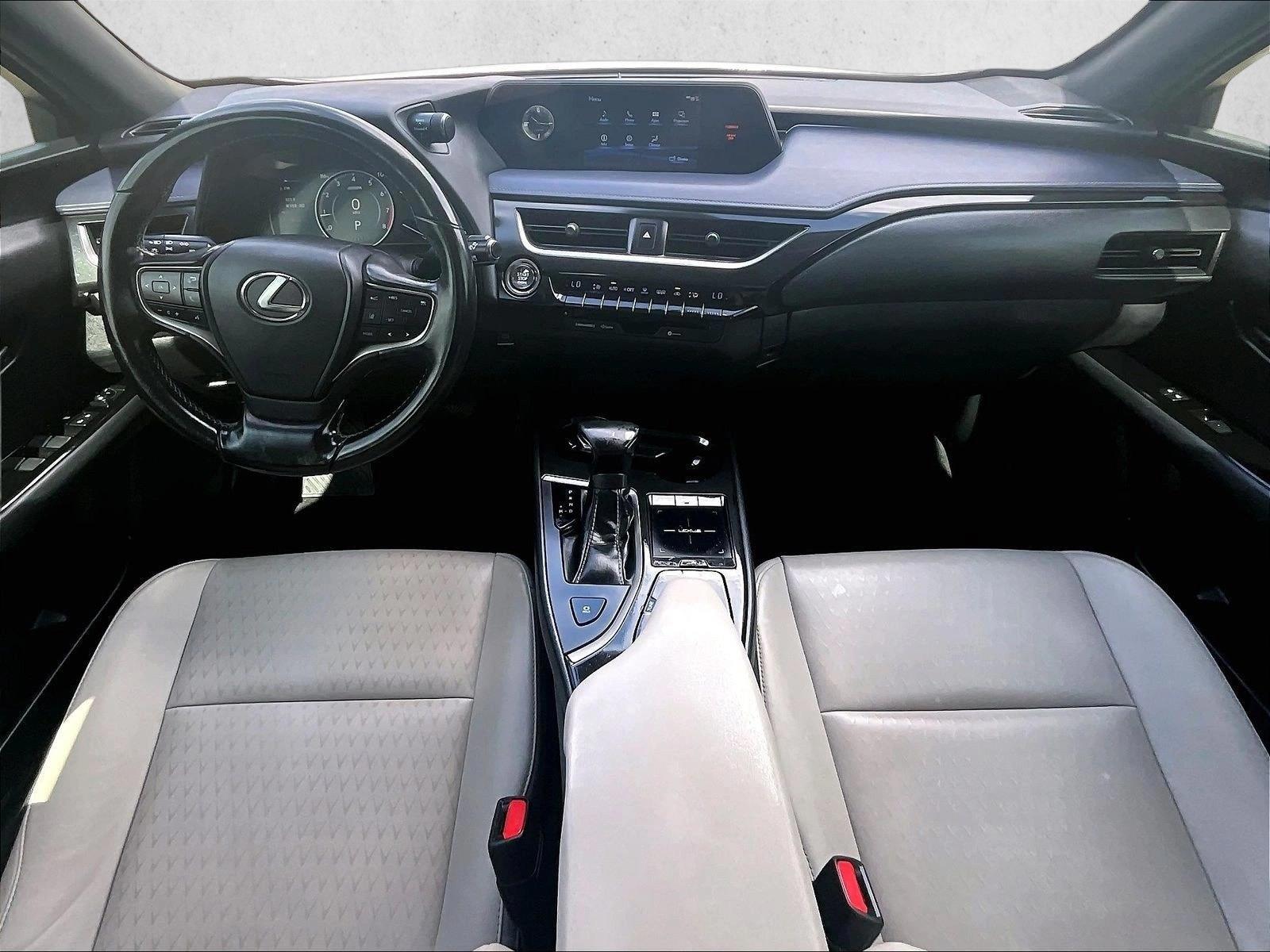 Thumbnail: 2019 Lexus UX - 4