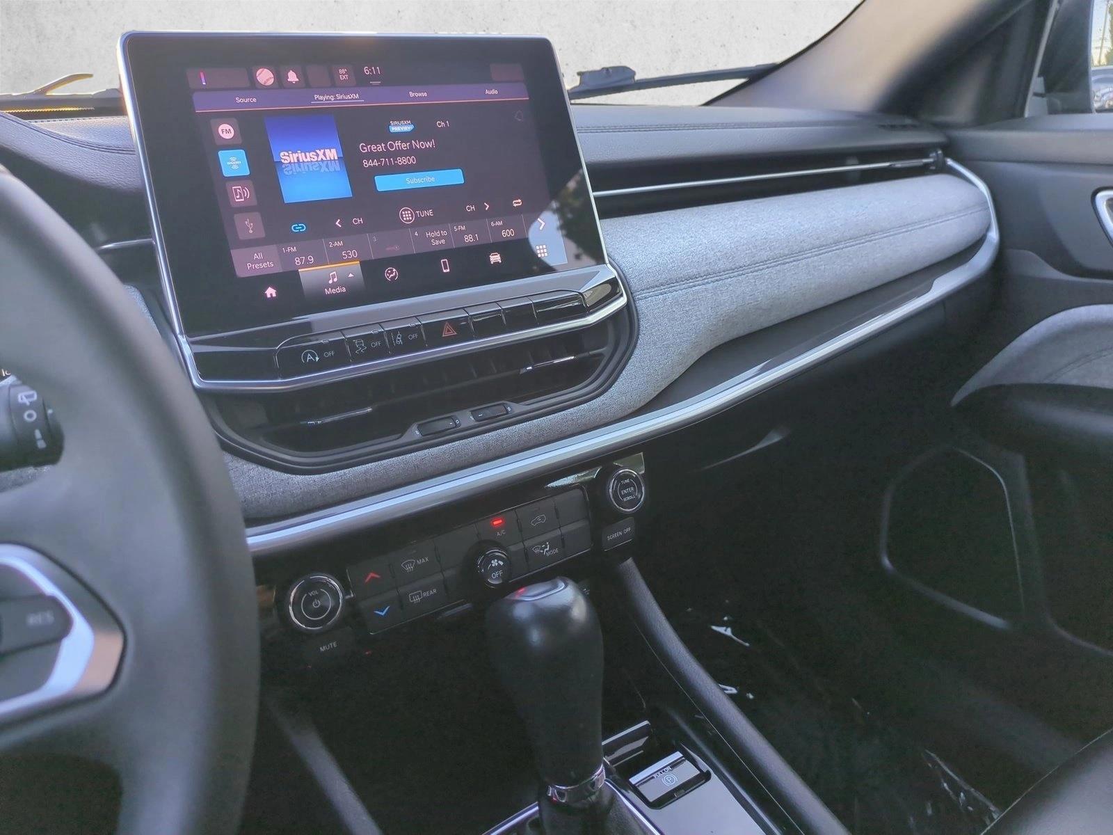 2023 Jeep Compass Latitude - Photo 14