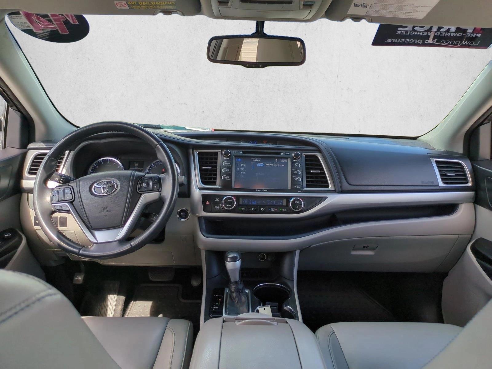 Thumbnail: 2014 Toyota Highlander - 3