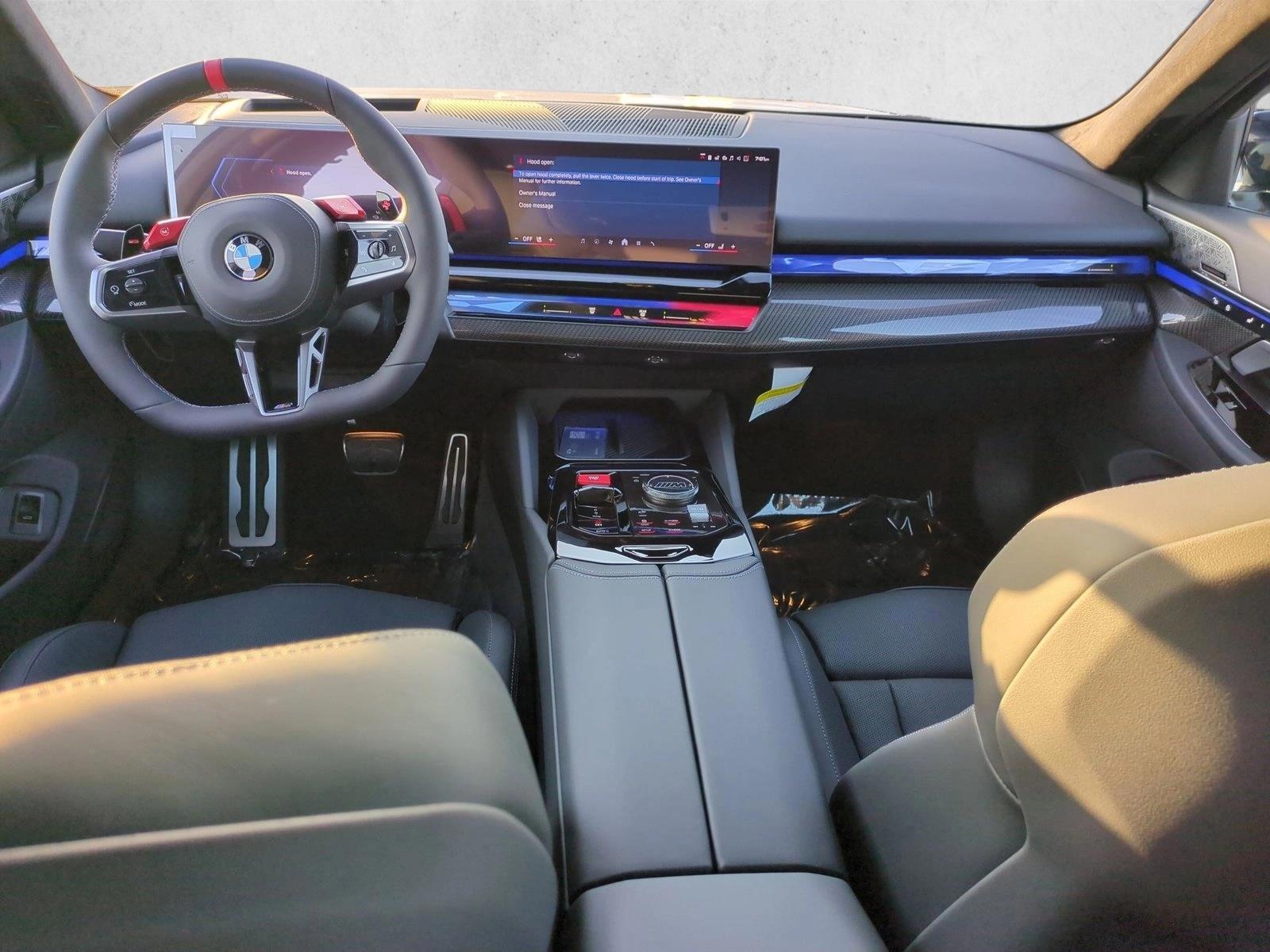 Thumbnail: 2026 BMW M5 - 3