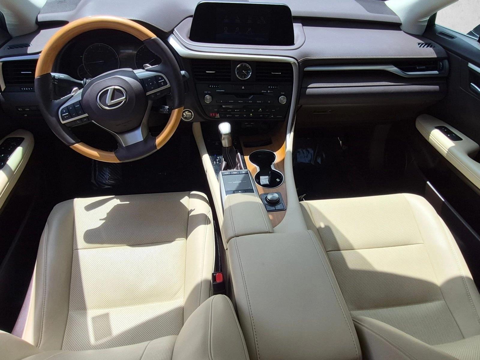 Thumbnail: 2020 Lexus RX - 4