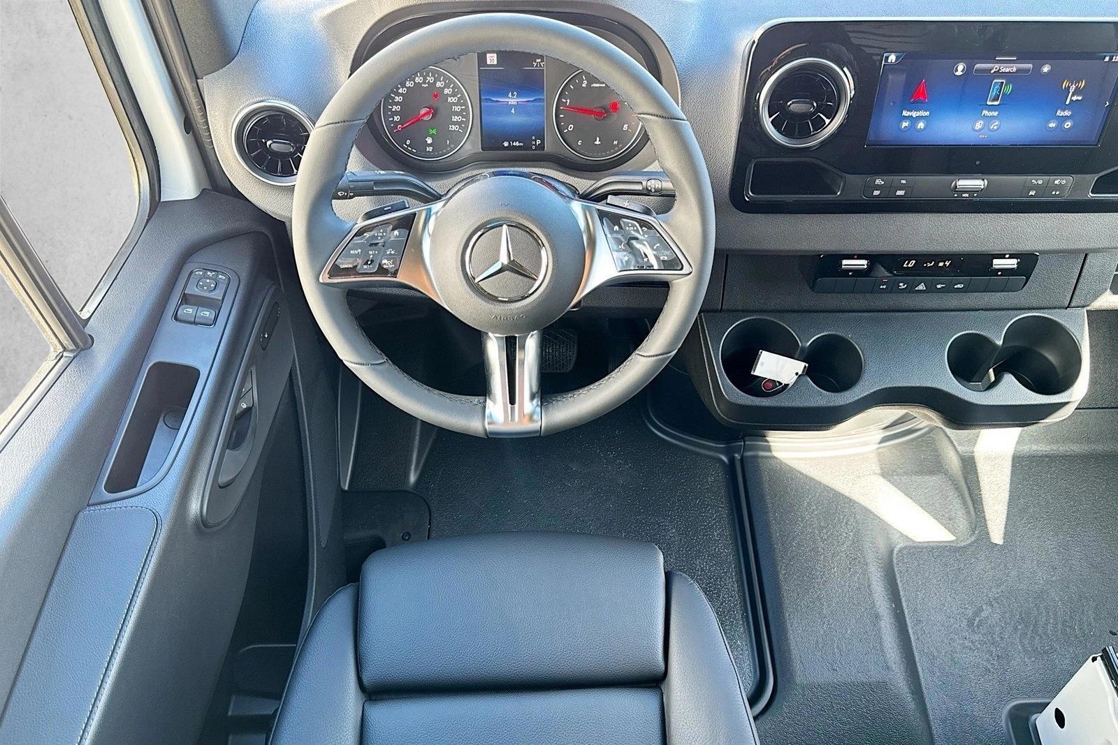 Thumbnail: 2026 Mercedes-Benz Sprinter - 4