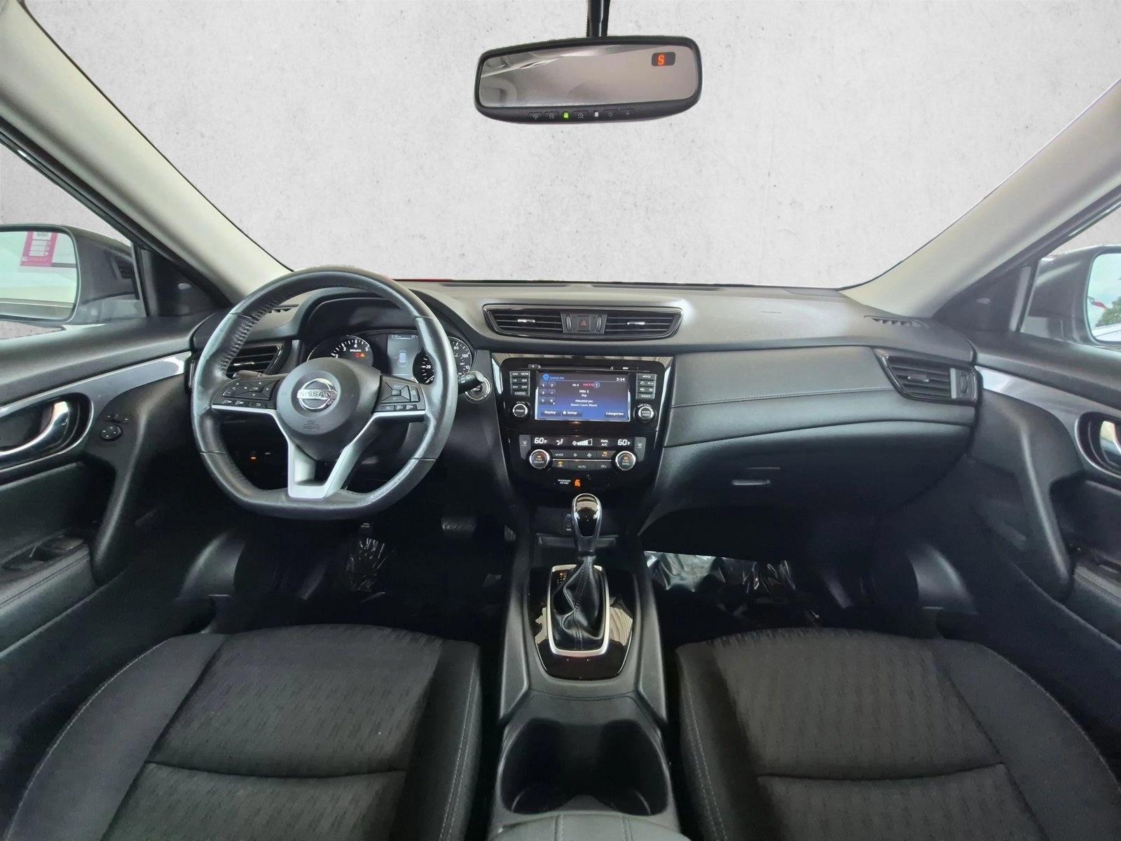 Thumbnail: 2017 Nissan Rogue - 3