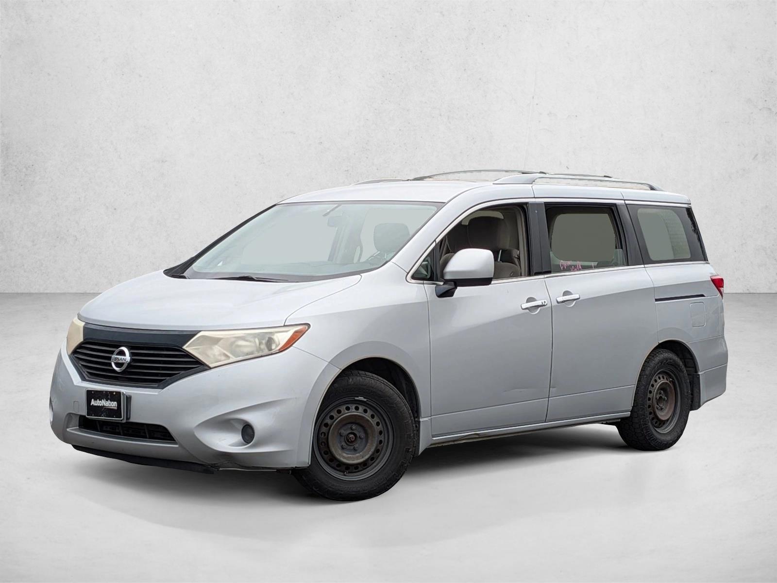 2015 Nissan Quest S's photo