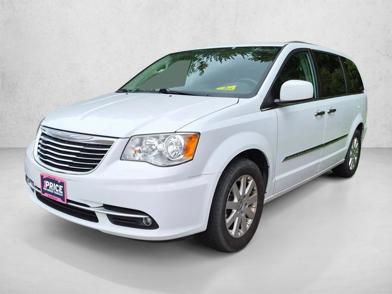 2016 Chrysler Town & Country Touring -
                  Amherst, OH
