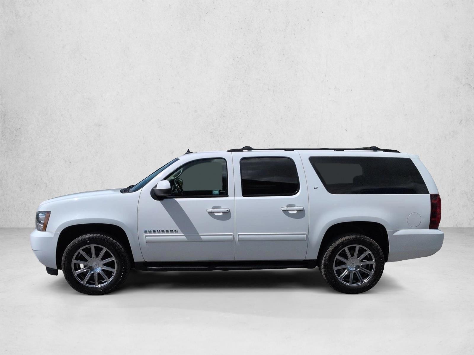 Thumbnail: 2014 Chevrolet Suburban - 3