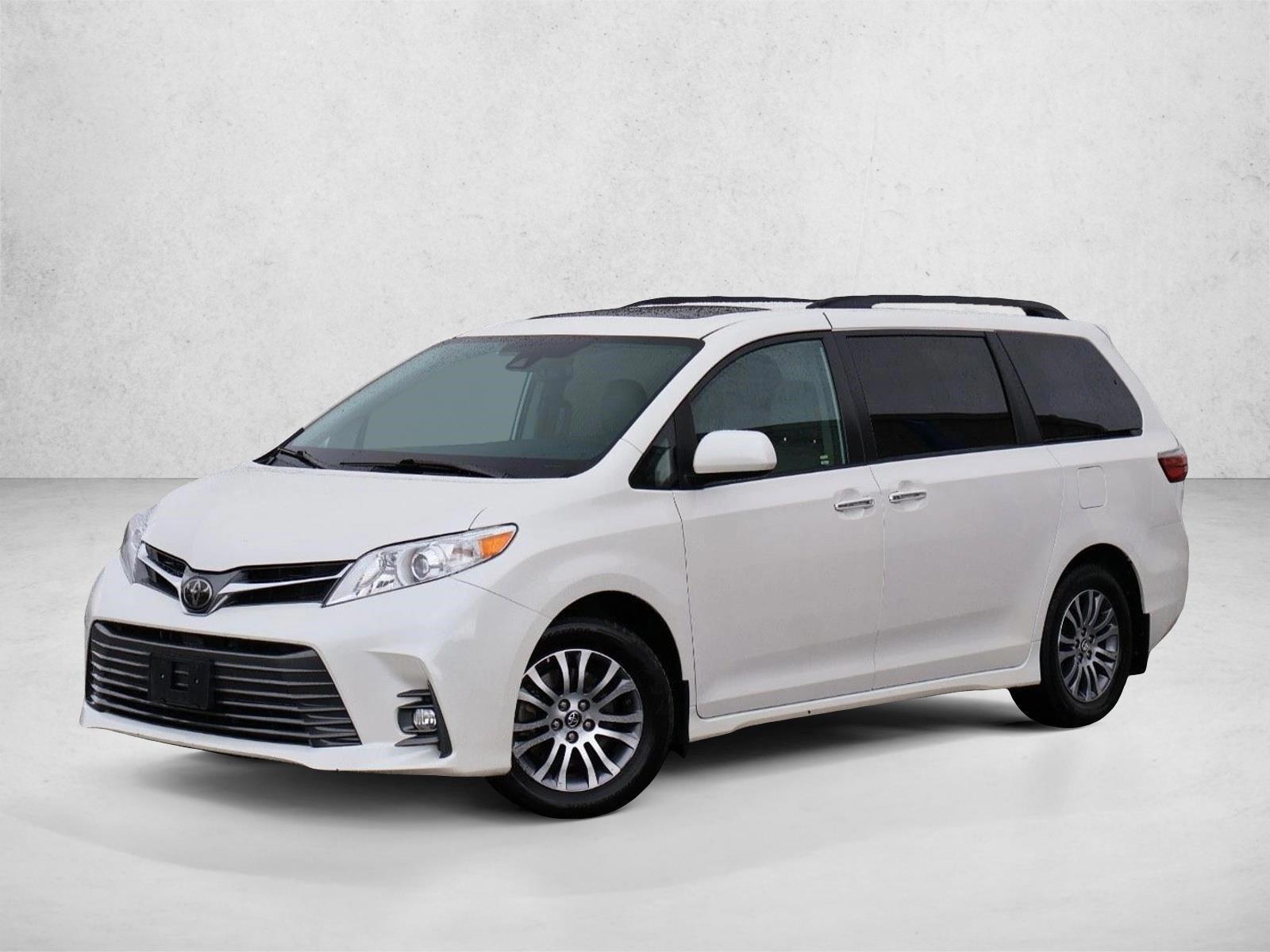 Thumbnail: 2020 Toyota Sienna - 1