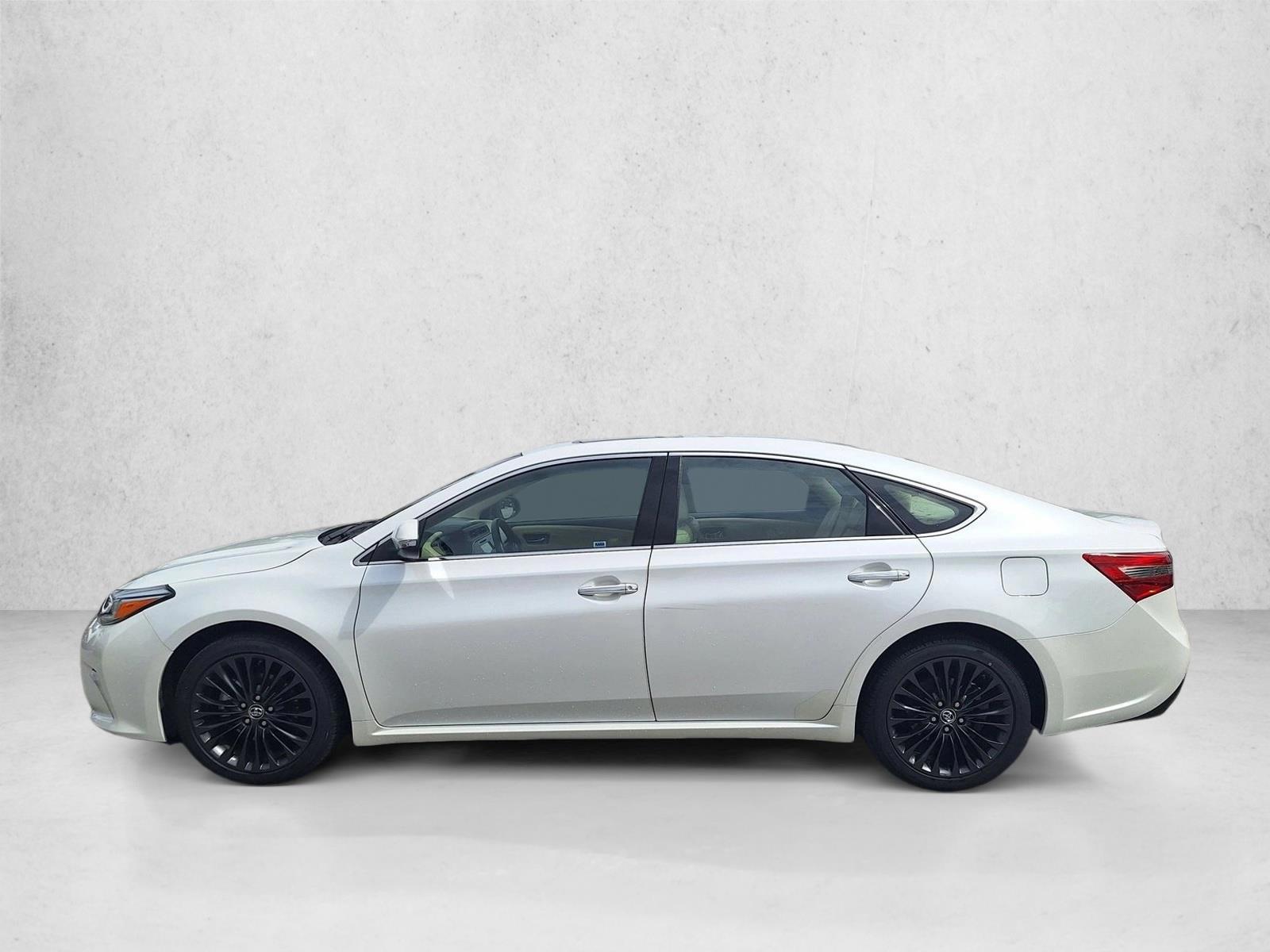 Thumbnail: 2016 Toyota Avalon - 3