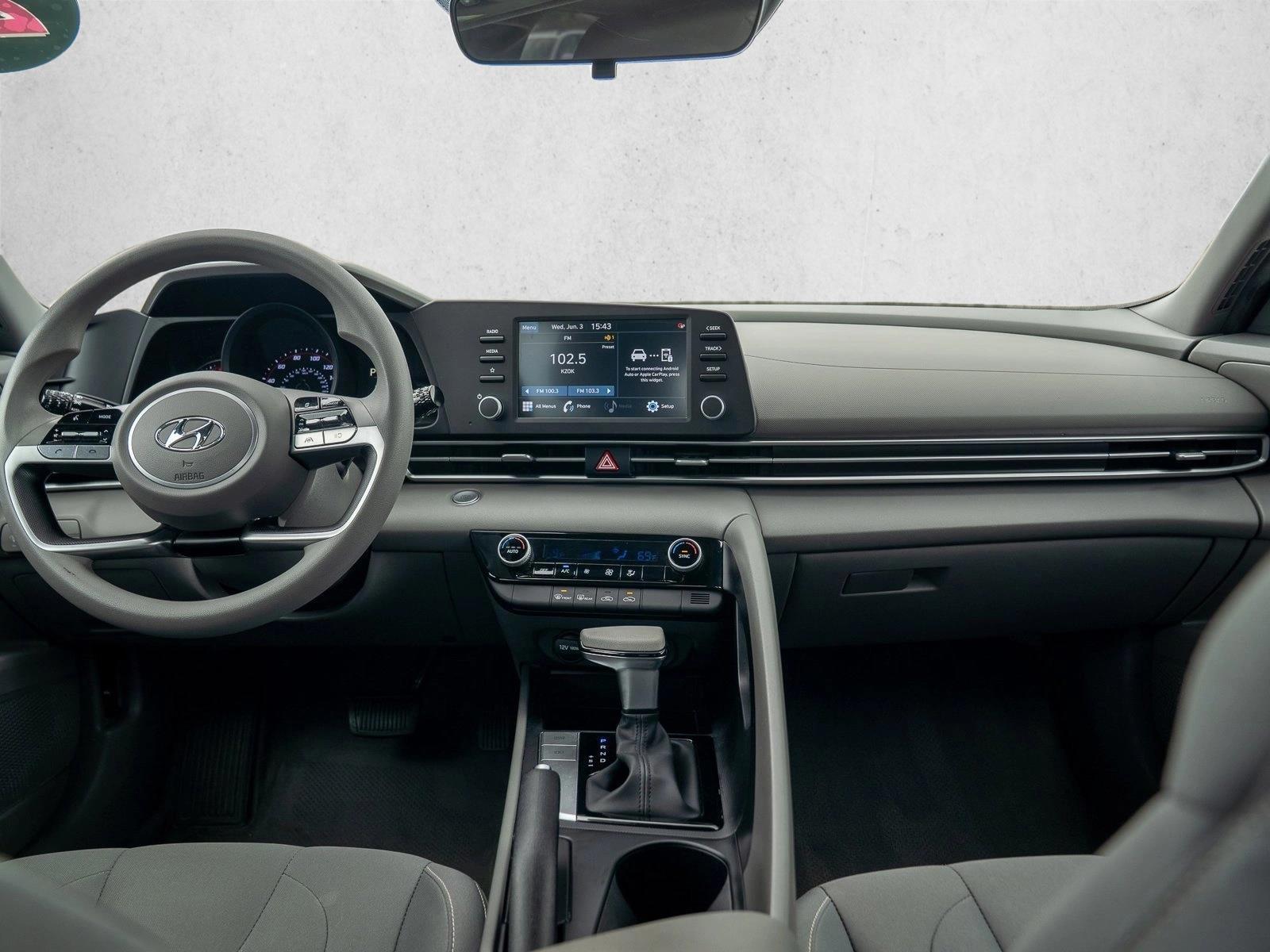 Thumbnail: 2022 Hyundai Elantra - 3
