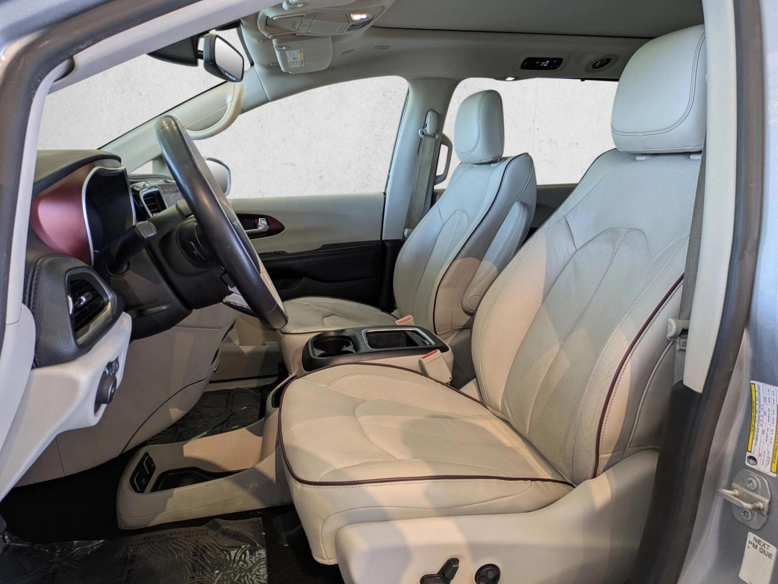 2019 Chrysler Pacifica Limited - Photo 16