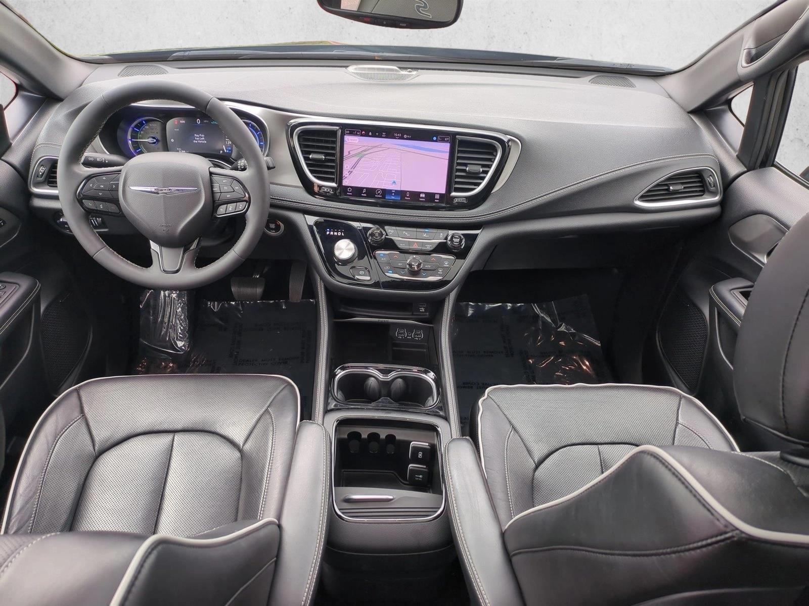 Thumbnail: 2022 Chrysler Pacifica - 3