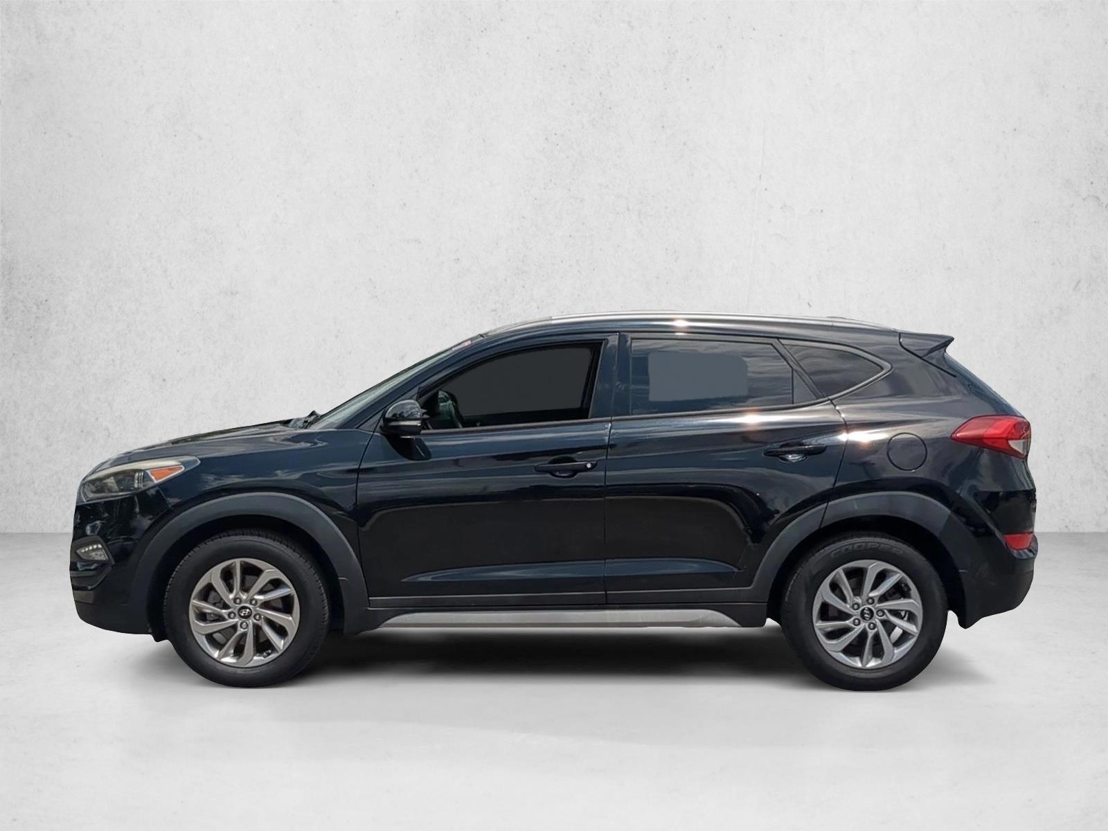 Thumbnail: 2017 Hyundai Tucson - 4