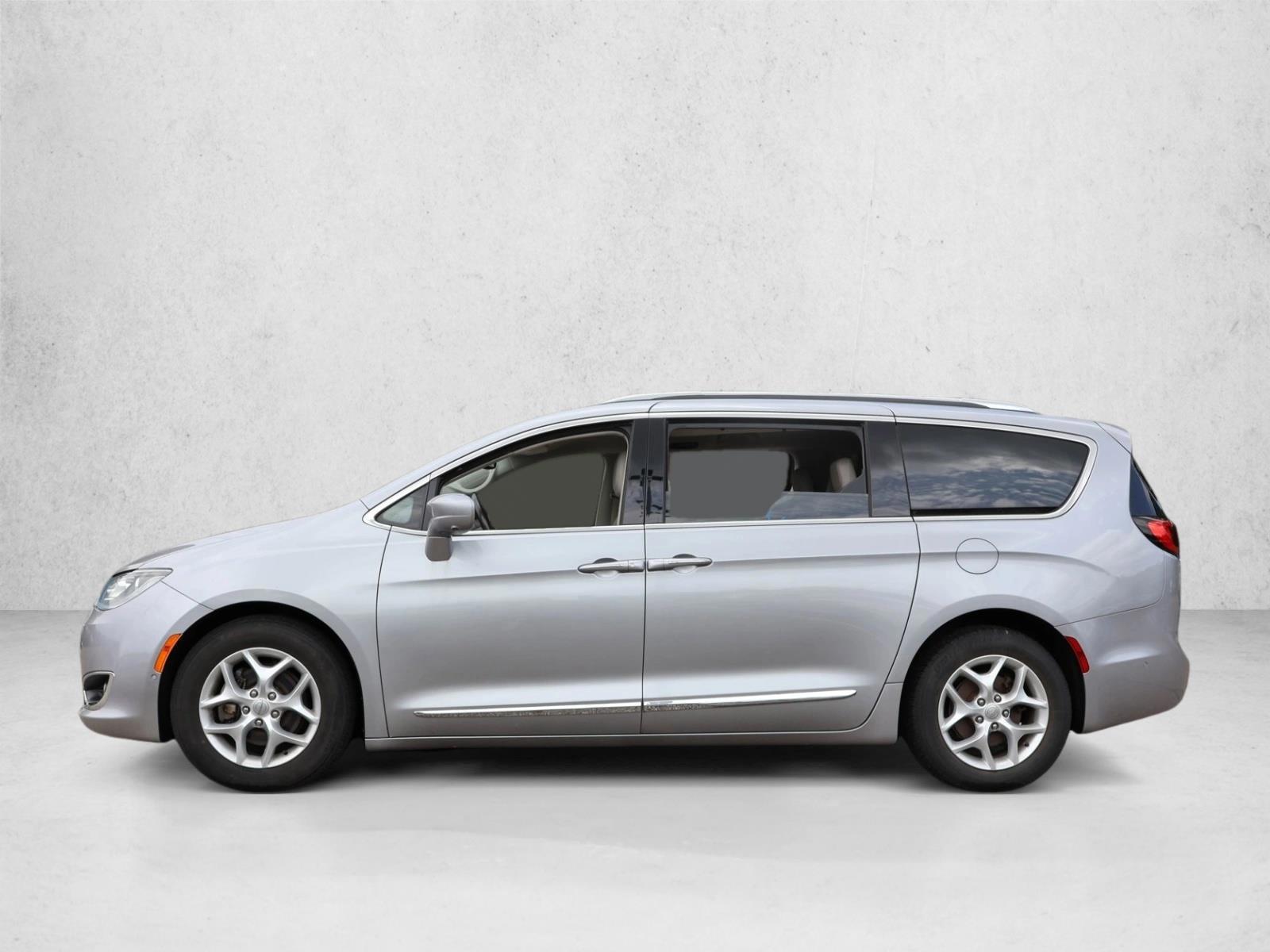 Thumbnail: 2017 Chrysler Pacifica - 2