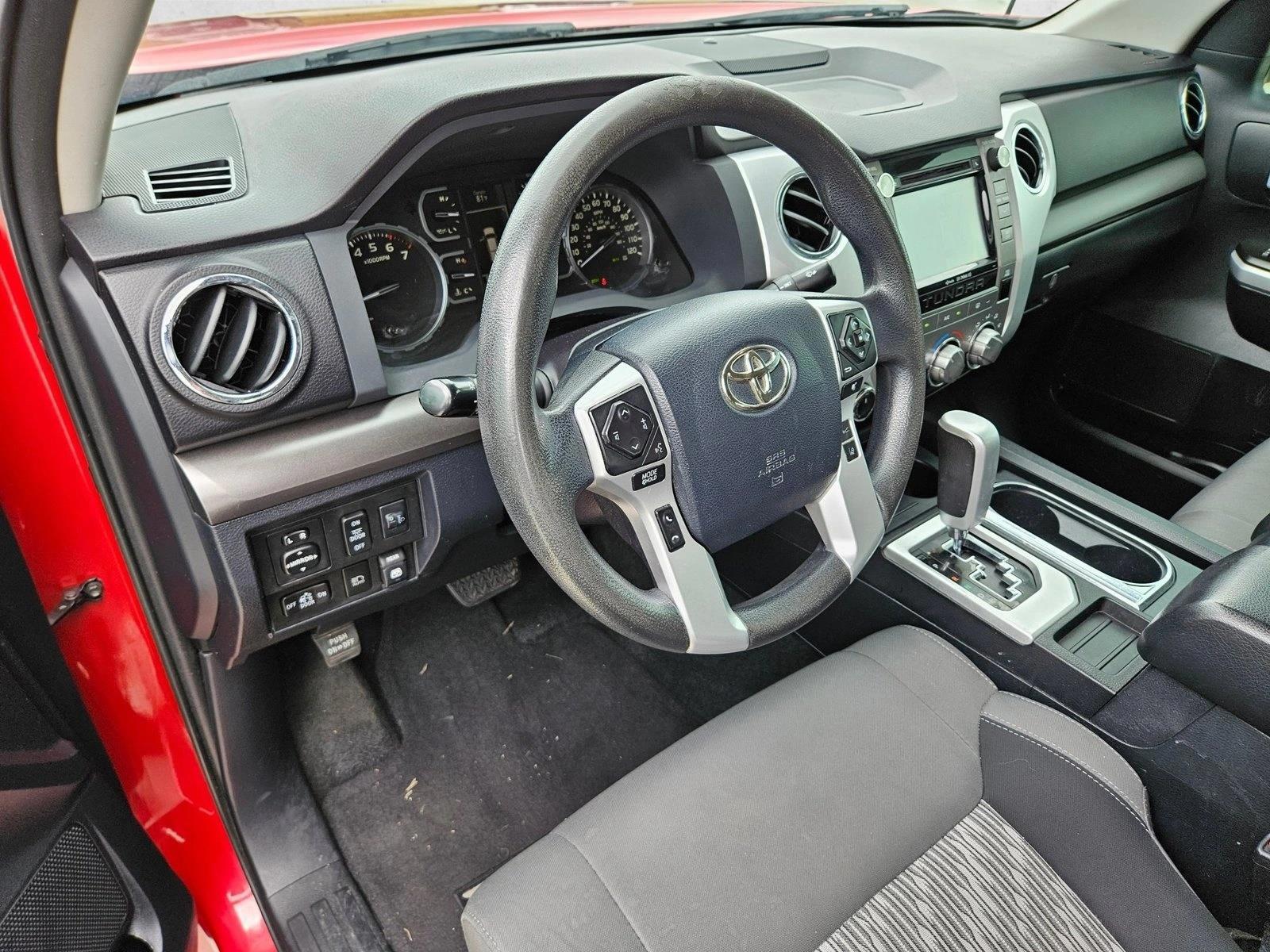 2018 Toyota Tundra SR5 - Photo 10
