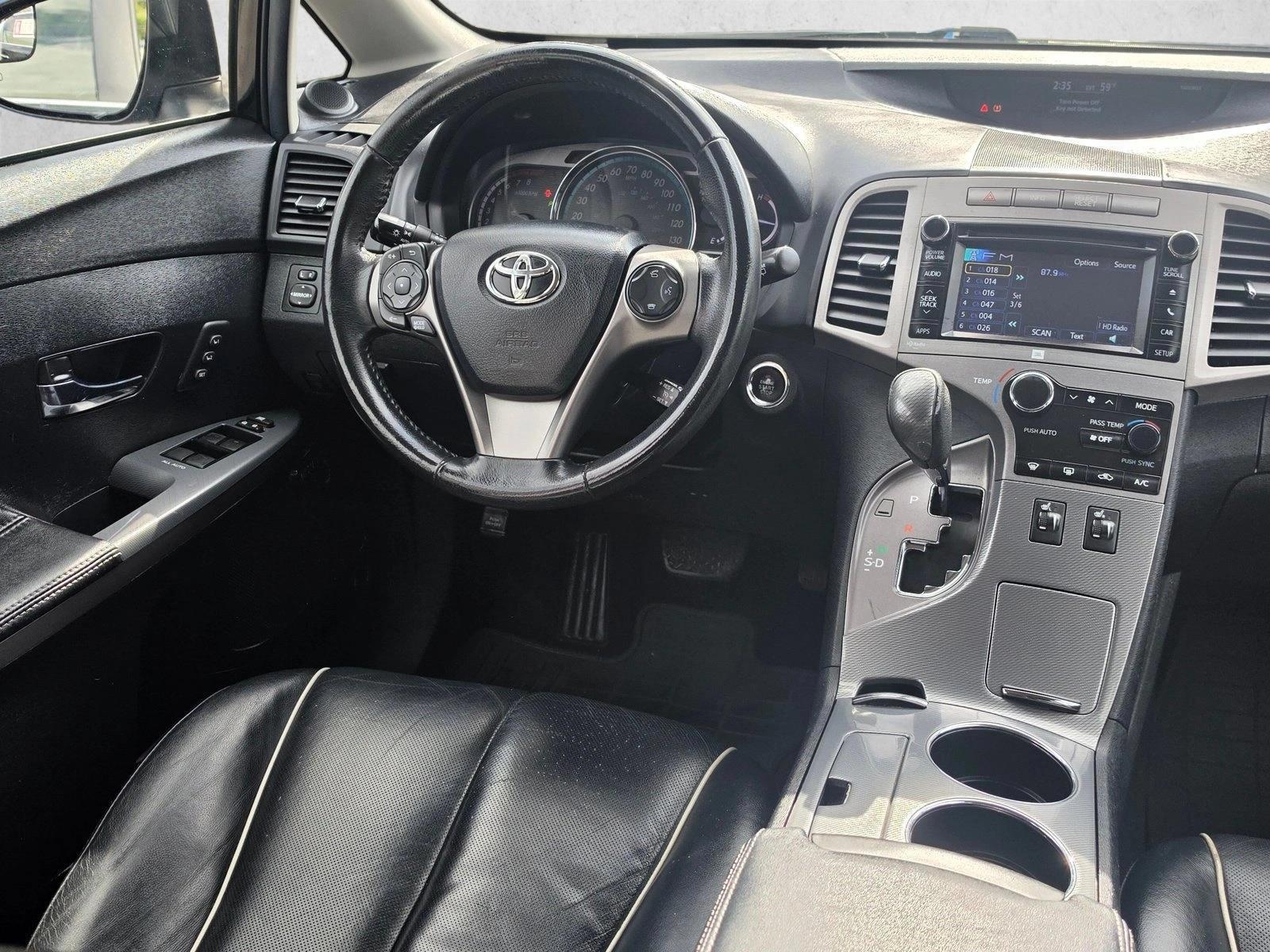 Thumbnail: 2013 Toyota Venza - 4