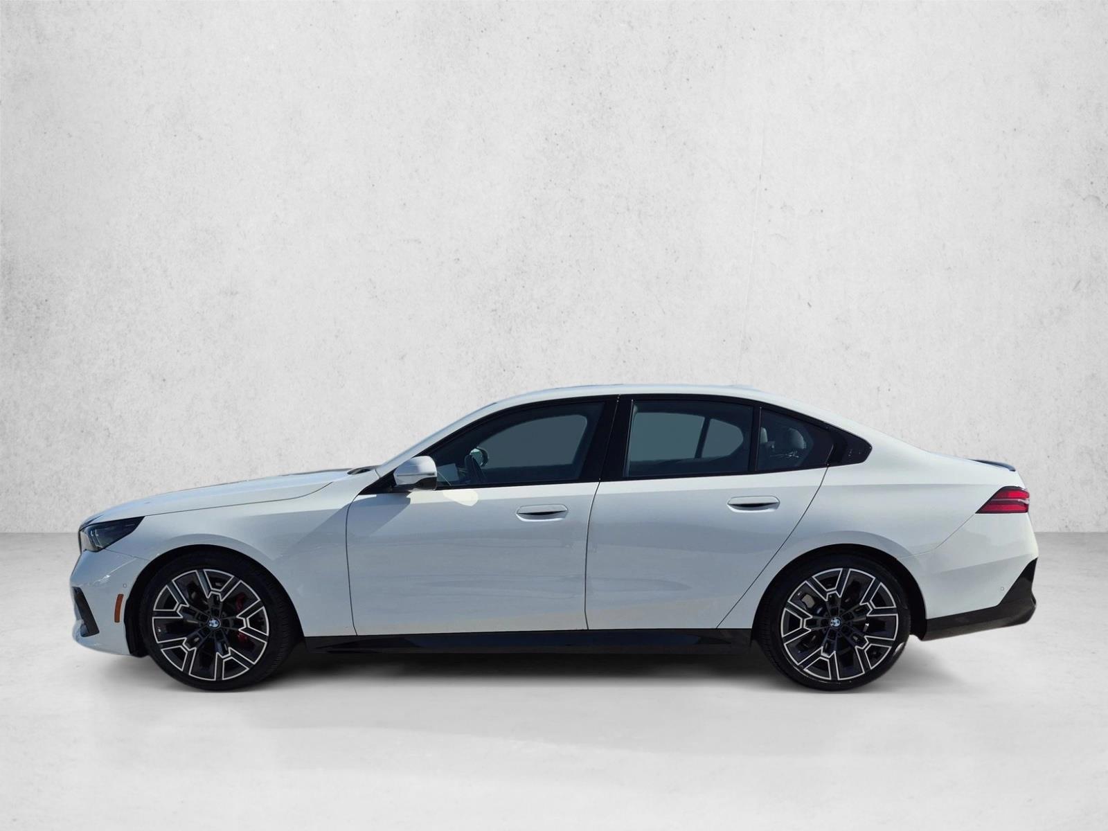 Thumbnail: 2026 BMW 5 Series - 2