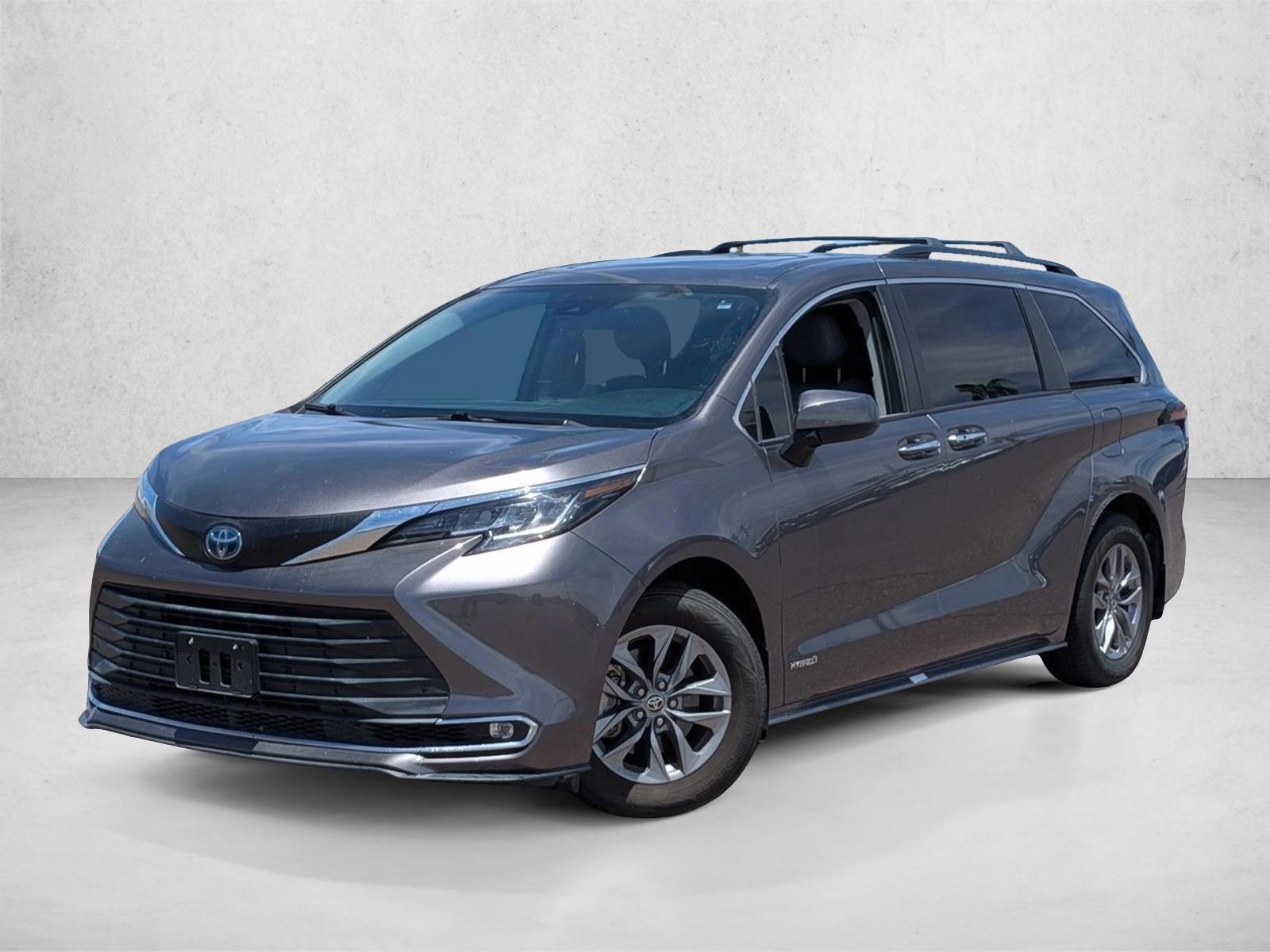 Thumbnail: 2021 Toyota Sienna - 1