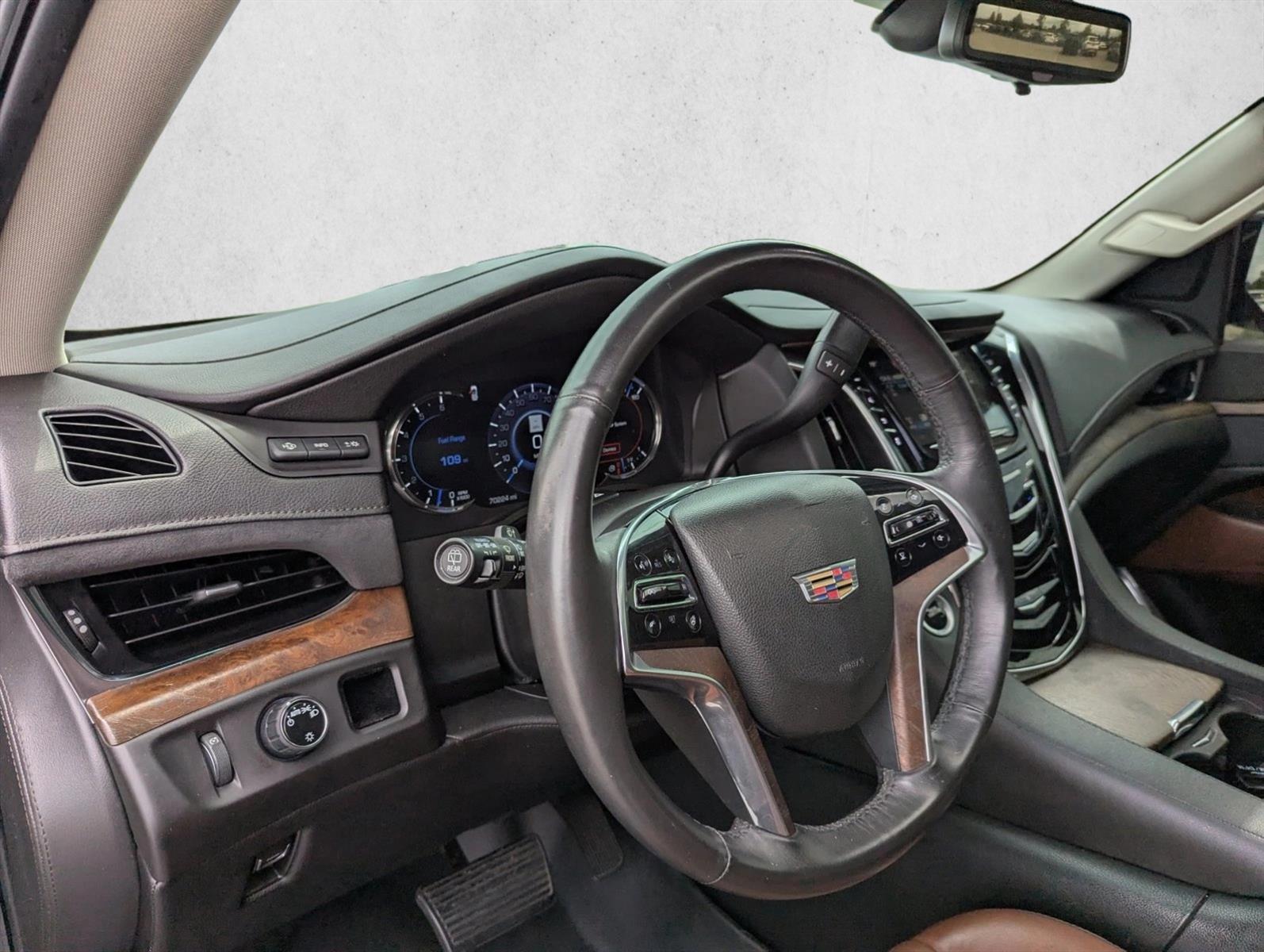 Thumbnail: 2017 Cadillac Escalade - 3