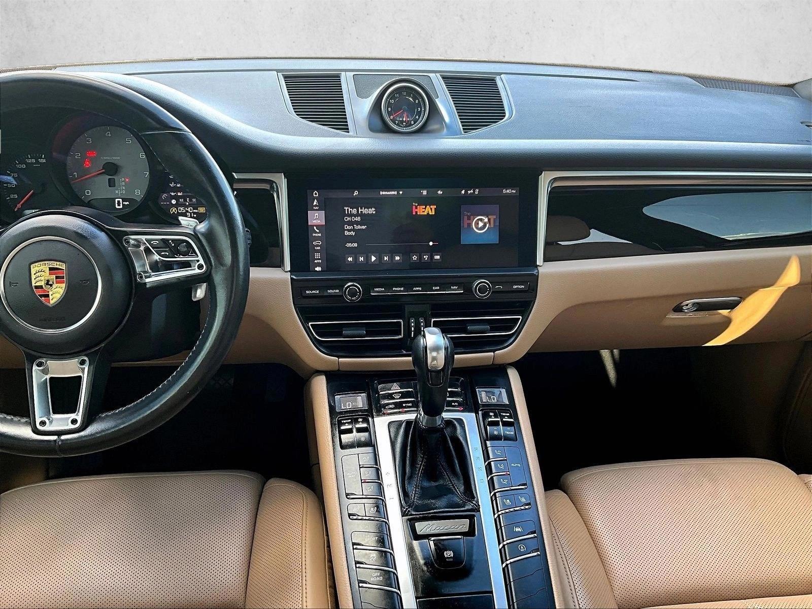 Thumbnail: 2021 Porsche Macan - 3