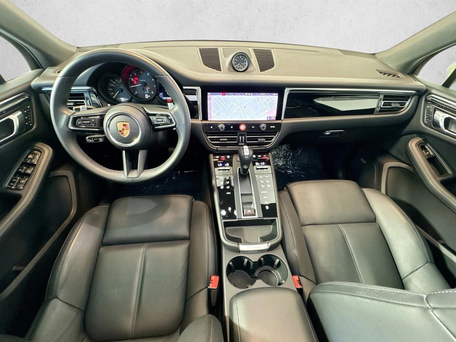 Thumbnail: 2026 Porsche Macan - 4