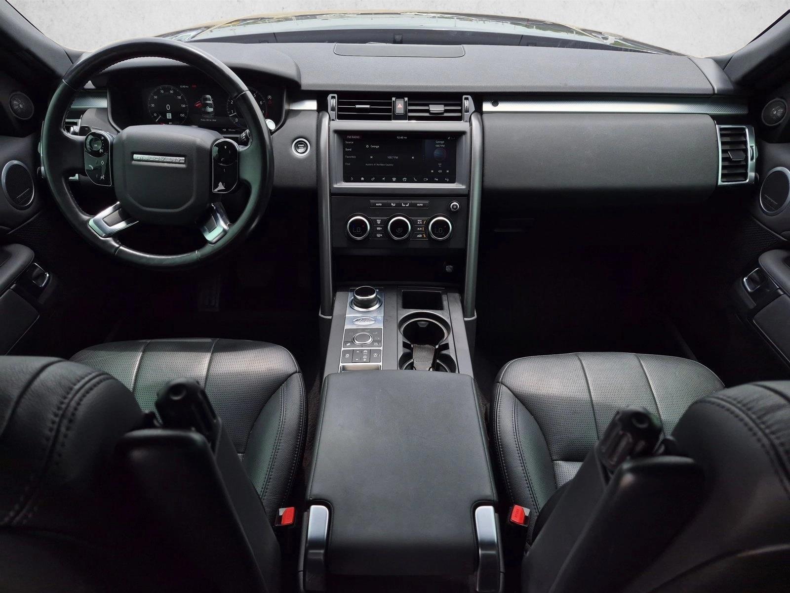 Thumbnail: 2020 Land Rover Discovery - 3