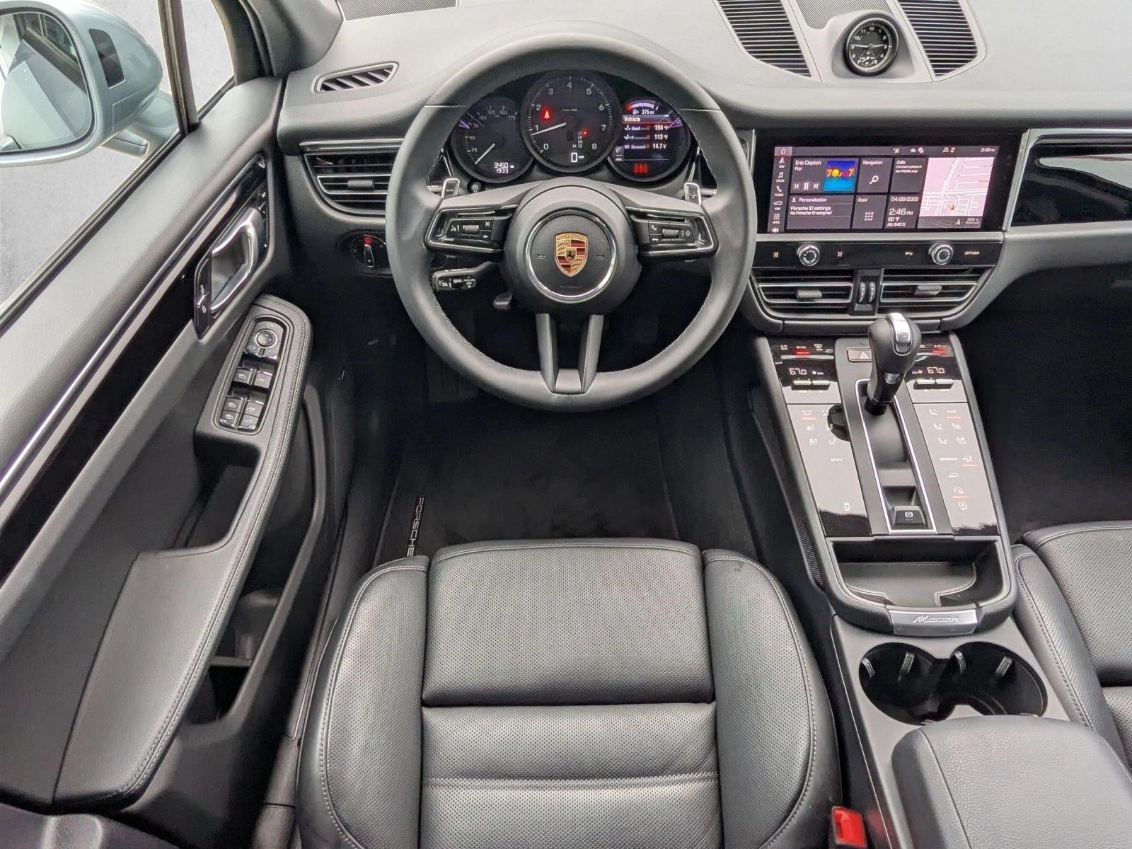 Thumbnail: 2026 Porsche Macan - 4