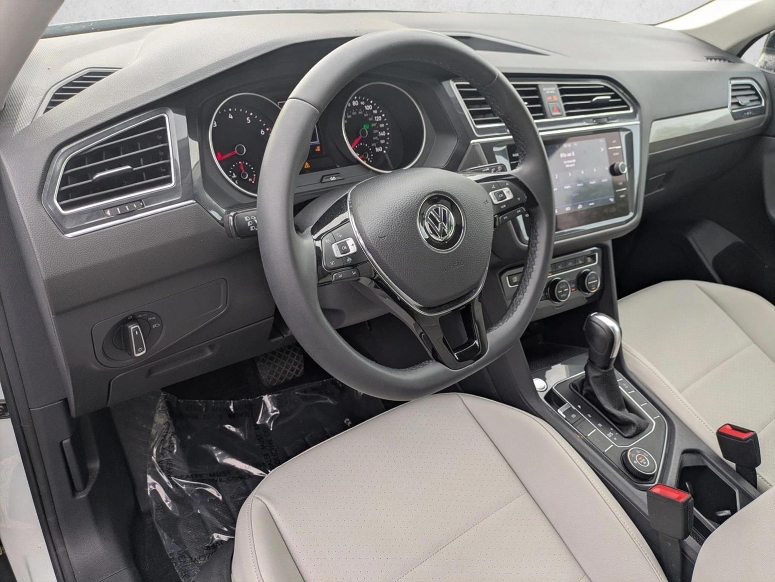 Thumbnail: 2020 Volkswagen Tiguan - 3