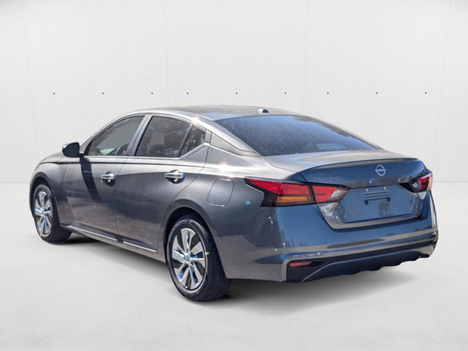2025 Nissan Altima S - Photo 8