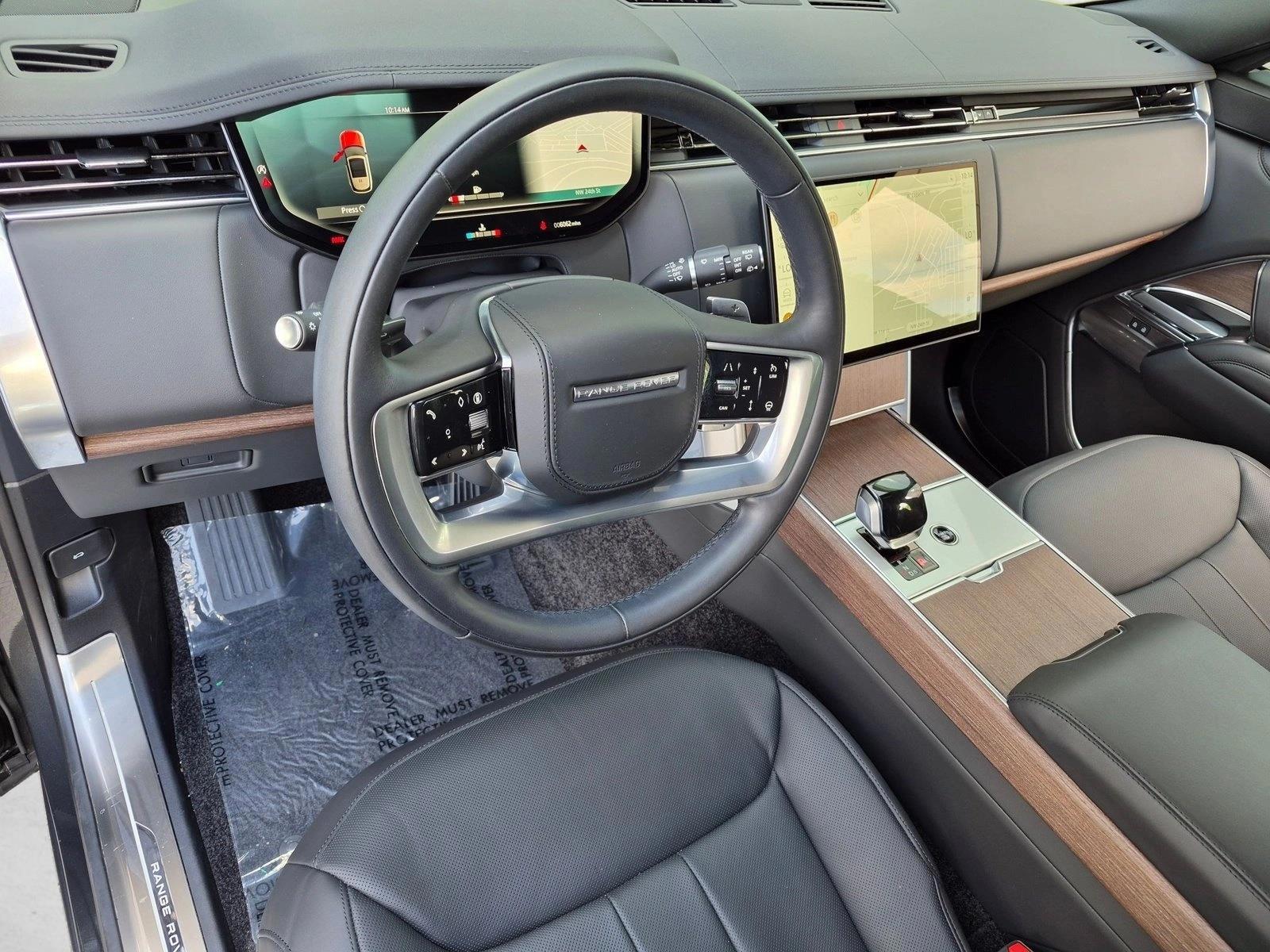 Thumbnail: 2025 Land Rover Range Rover - 3