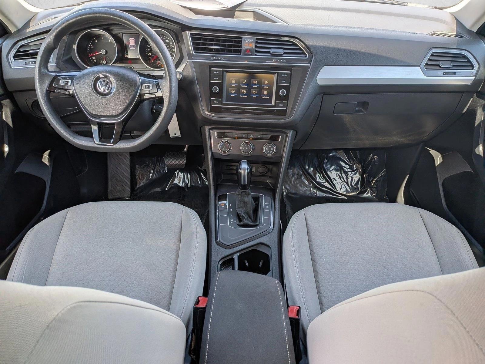 Thumbnail: 2021 Volkswagen Tiguan - 3