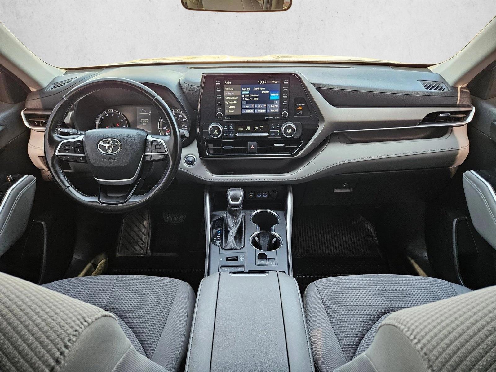 Thumbnail: 2022 Toyota Highlander - 4