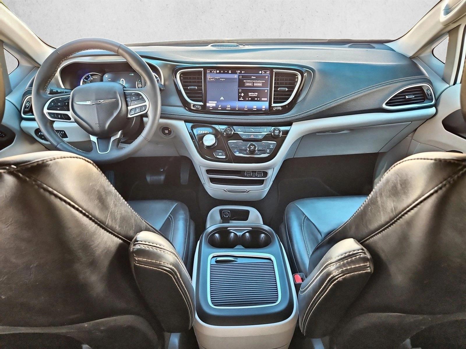 Thumbnail: 2024 Chrysler Pacifica - 4