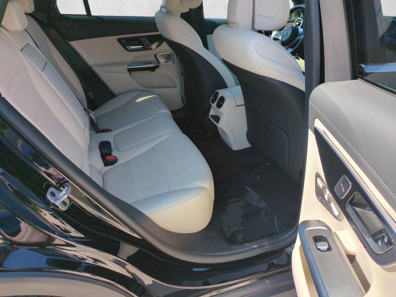 2023 Mercedes-Benz GLC GLC300 - Photo 19
