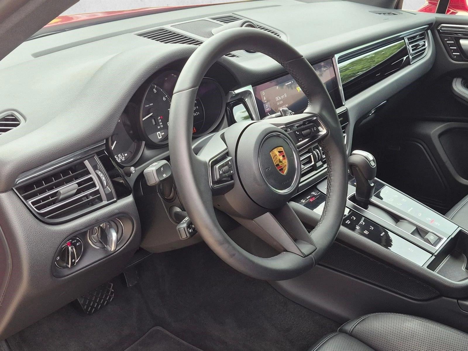 Thumbnail: 2026 Porsche Macan - 3