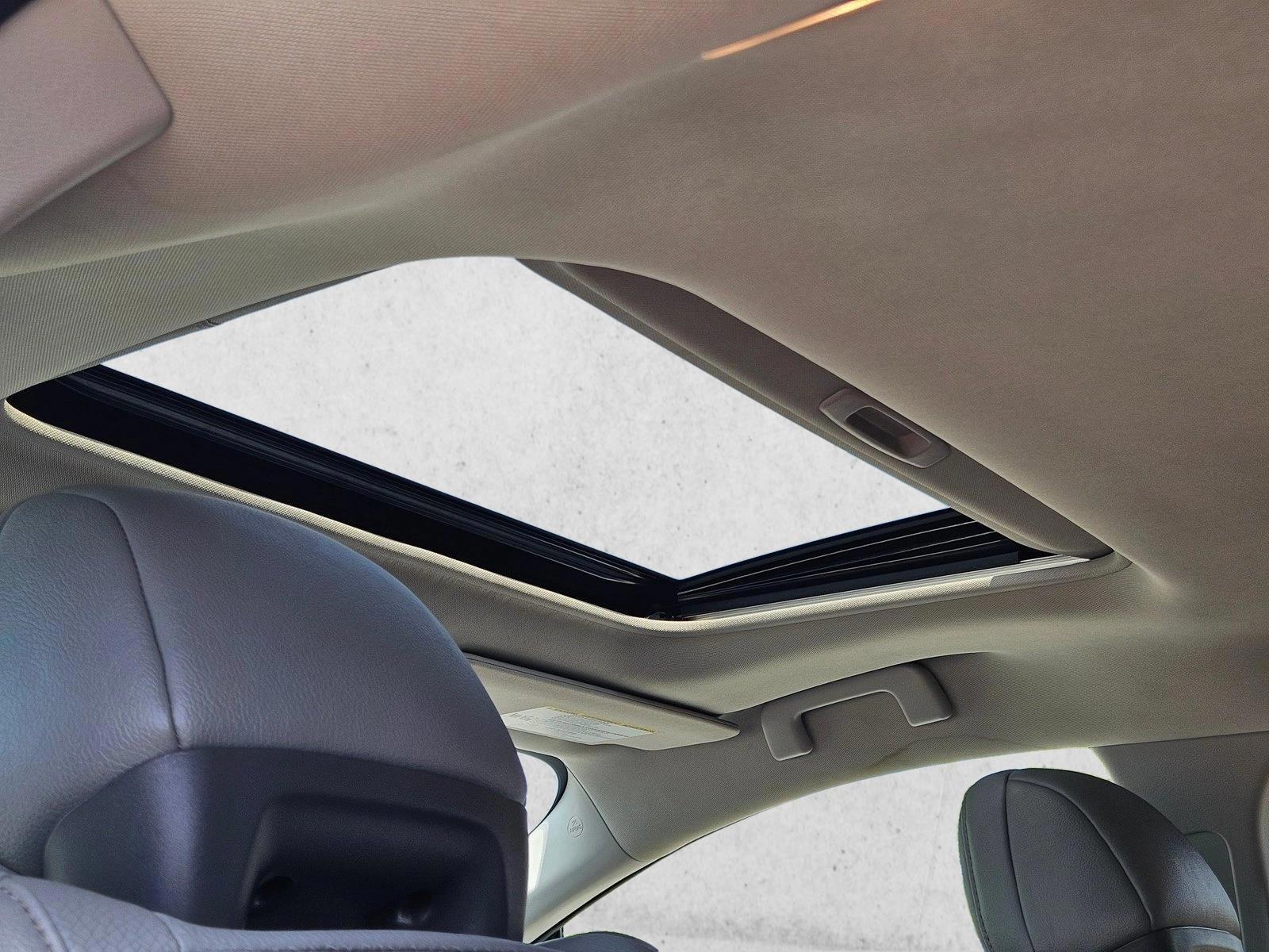 2023 Toyota Sienna XLE - Photo 17
