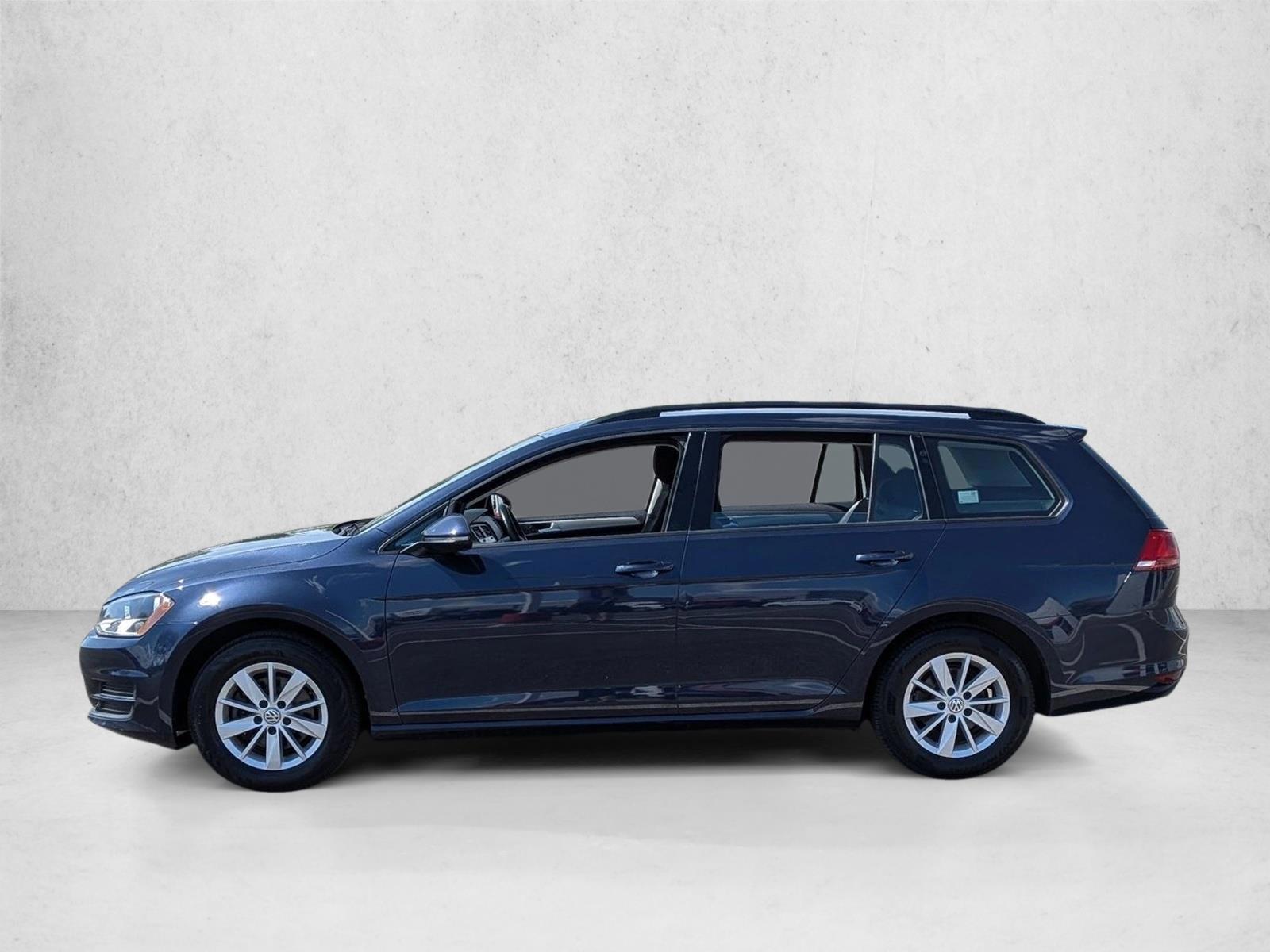 Thumbnail: 2017 Volkswagen Golf - 2