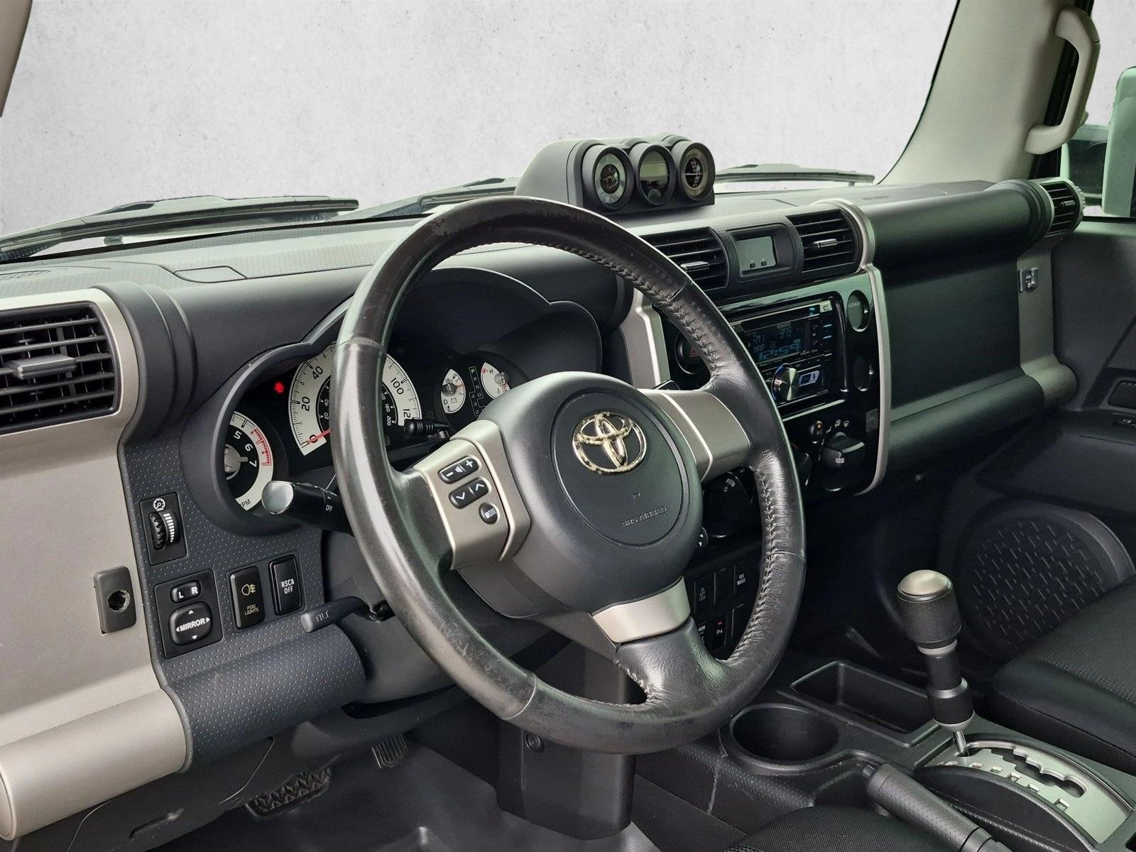 Thumbnail: 2010 Toyota FJ Cruiser - 3