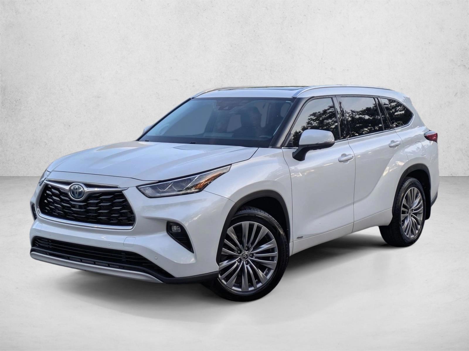 Thumbnail: 2022 Toyota Highlander - 1