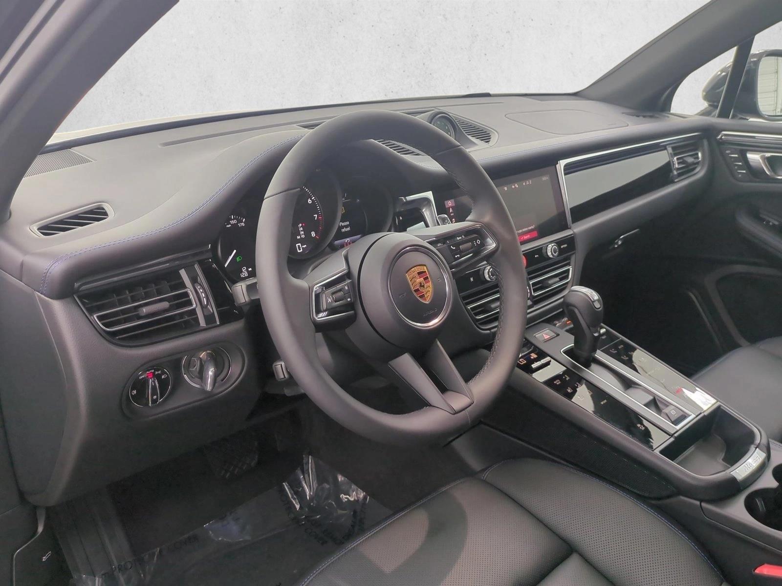 Thumbnail: 2026 Porsche Macan - 3