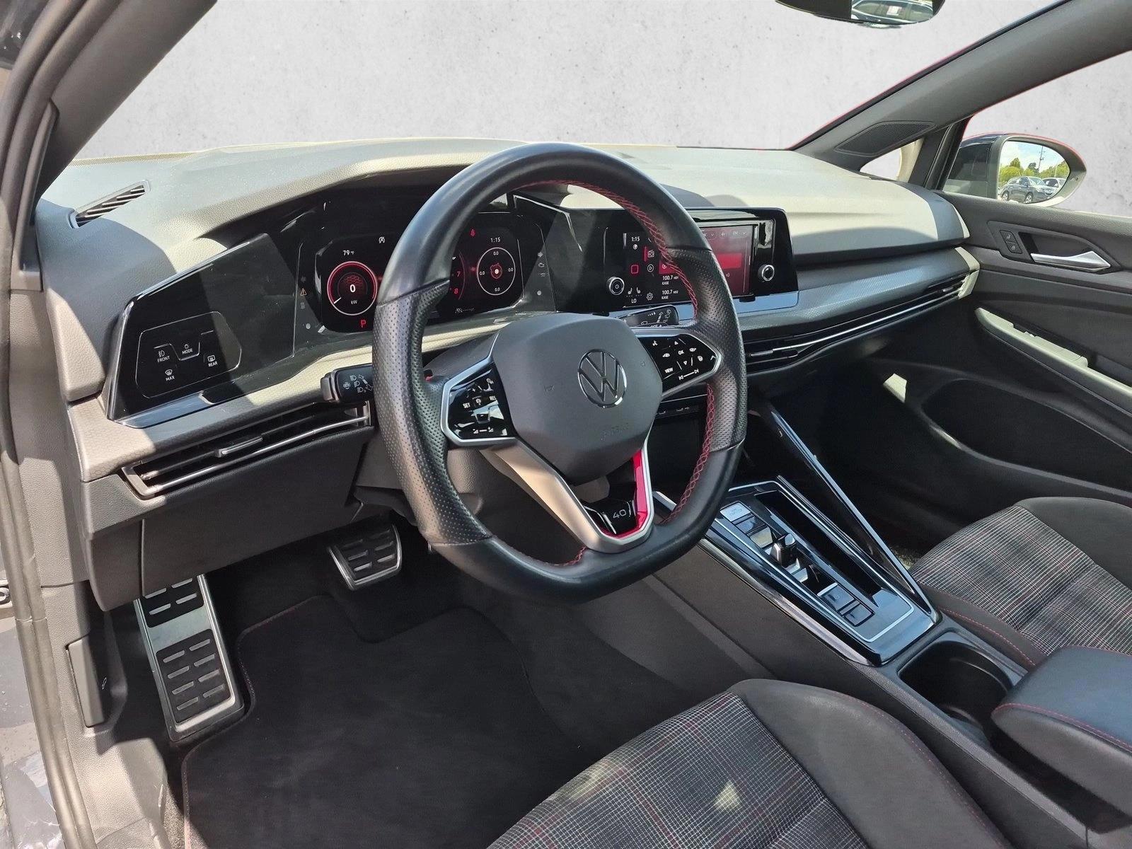 Thumbnail: 2023 Volkswagen Golf - 3