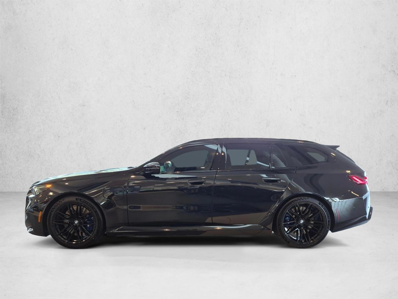 Thumbnail: 2027 BMW M5 - 2