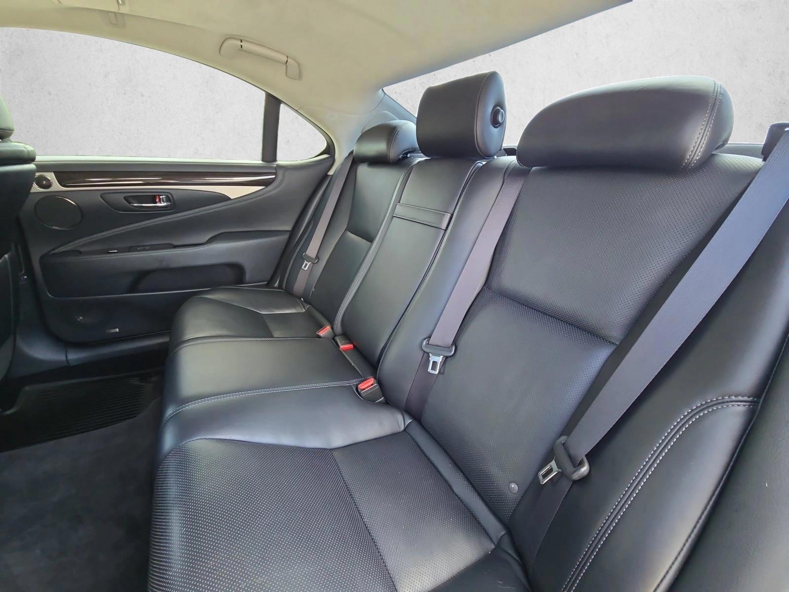 2015 Lexus LS L - Photo 17