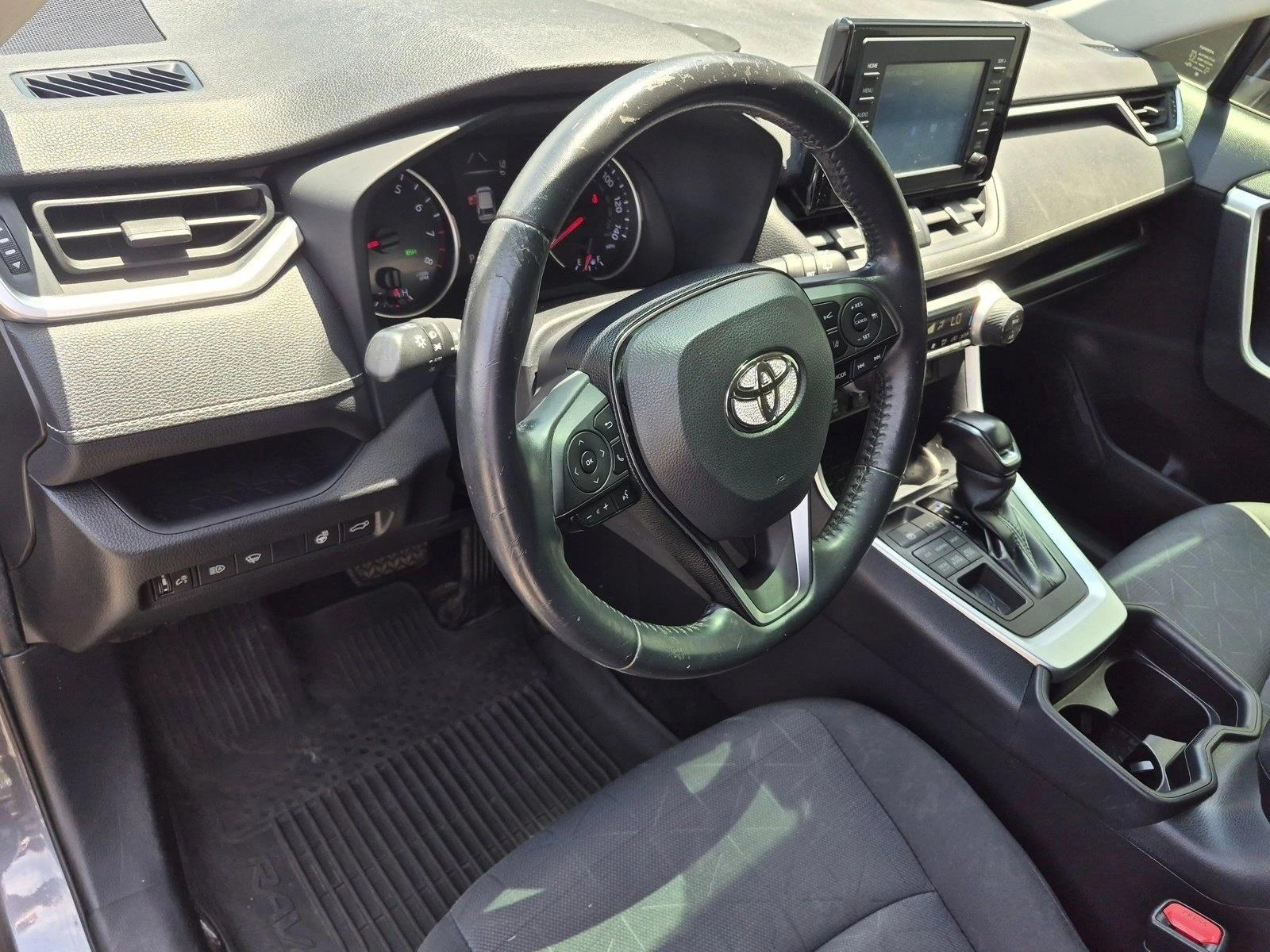 Thumbnail: 2019 Toyota RAV4 - 3